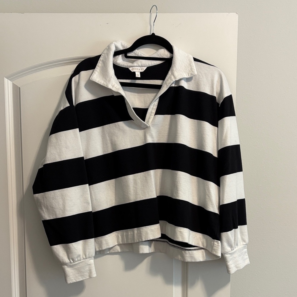 Crown & Ivy Black and White Sweater size L